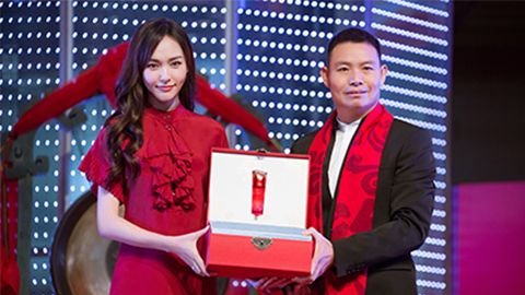 中国美正当红，44118太阳成城A股上市，引领新时代